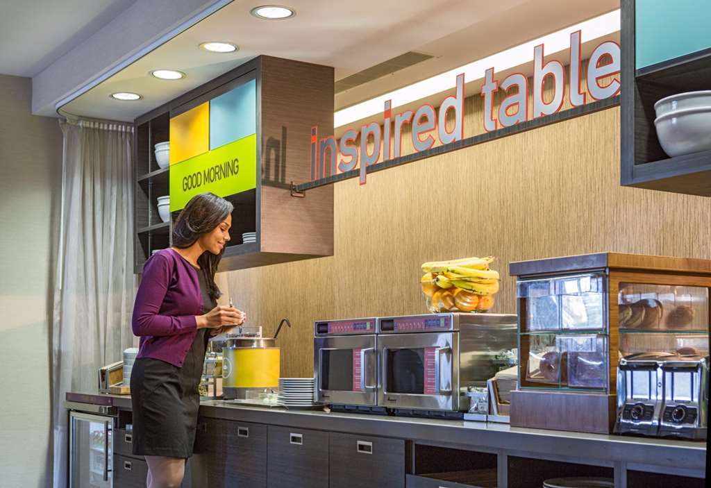 Home2 Suites By Hilton Bowling Green Restaurace fotografie